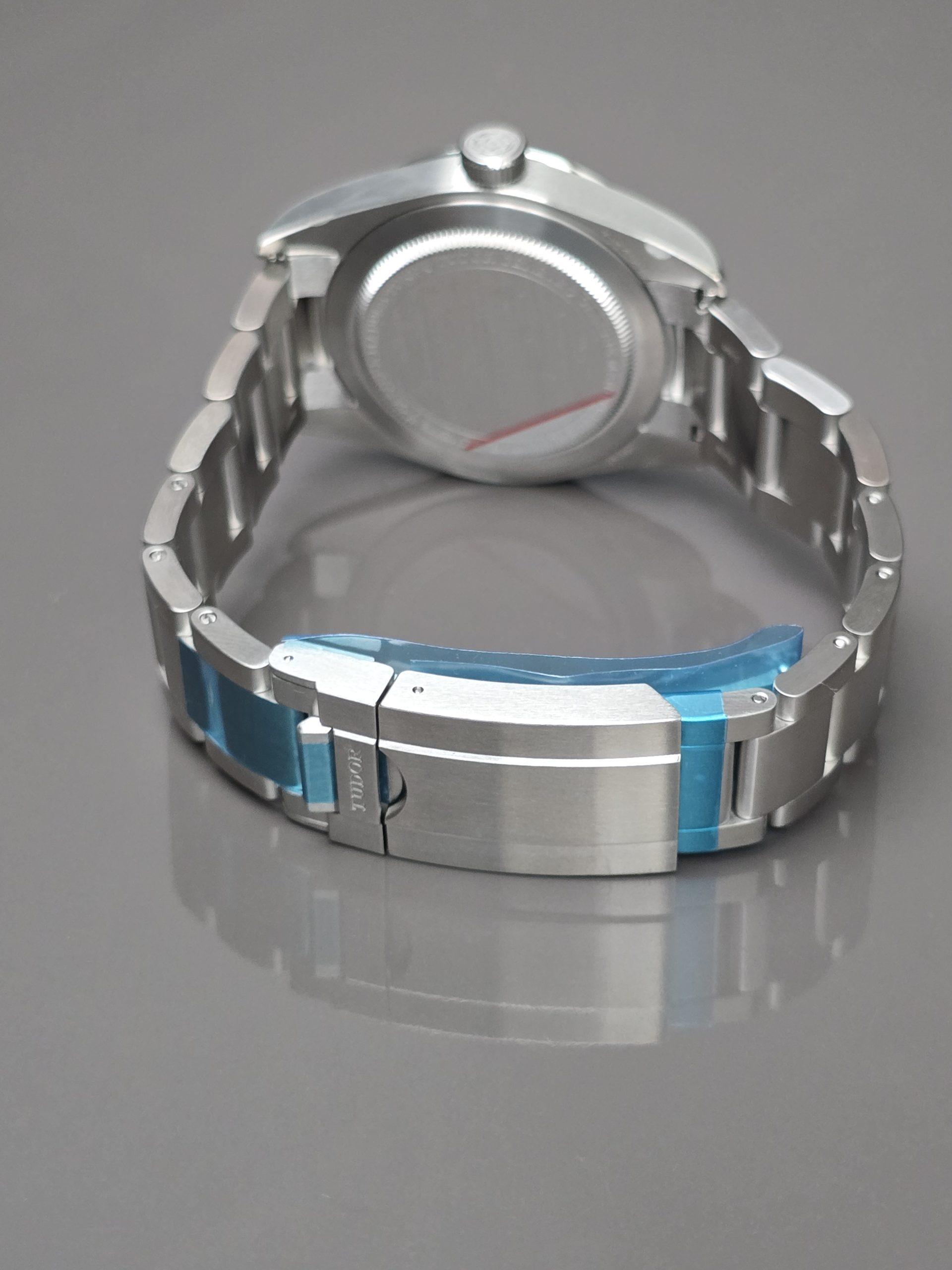 Tudor Ranger Sand - Image 6